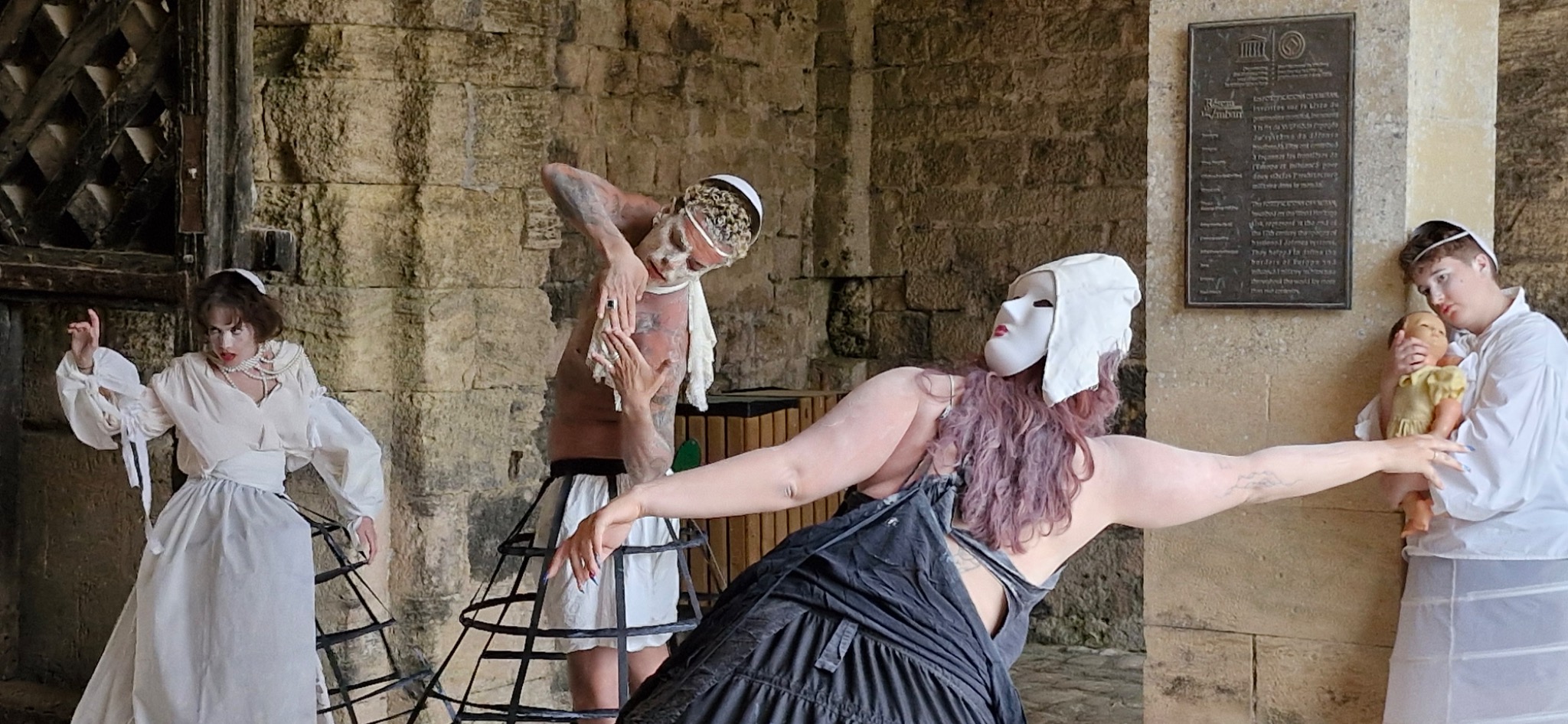 Scène d’Un plongeon nommé Fanon dans les pierres du Fort Médoc
